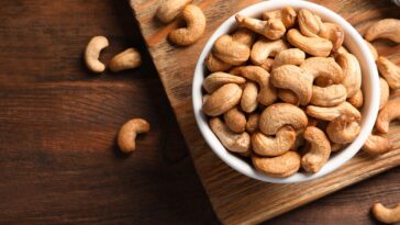 Can cashews affect your bowels?