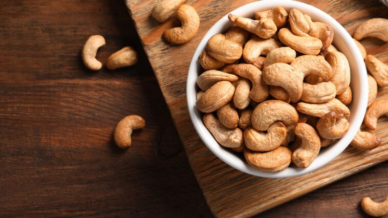 Can cashews affect your bowels?