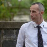 Can grey hair turn black again?