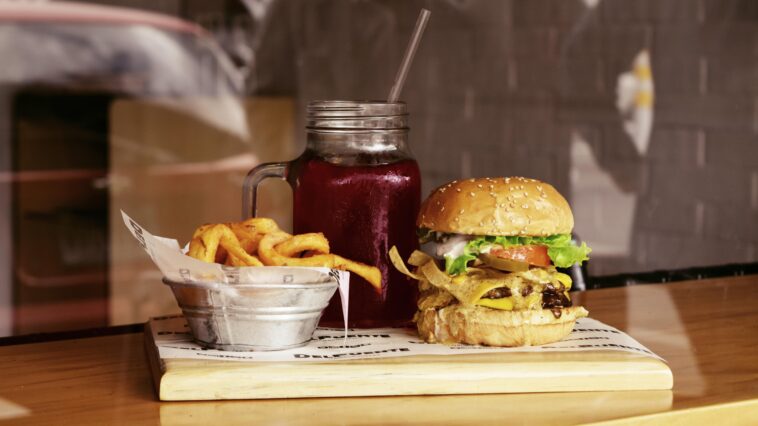 Can hamburgers cause heartburn?