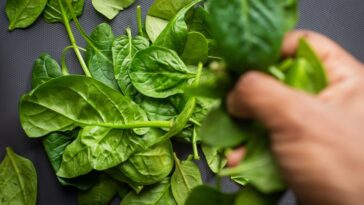 Can spinach cause diarrhea?