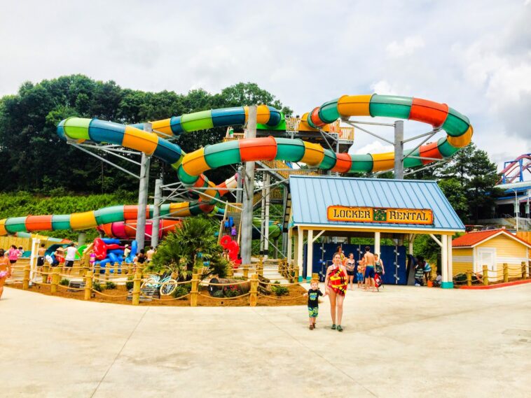 Can you bring Hydroflask to Six Flags?