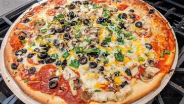 Can you cook Papa Murphy's pizza in microwave?