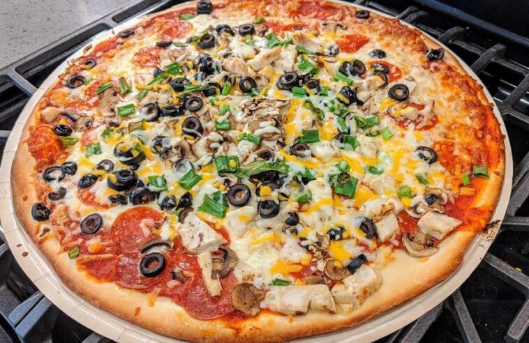 Can you cook Papa Murphy's pizza in microwave?