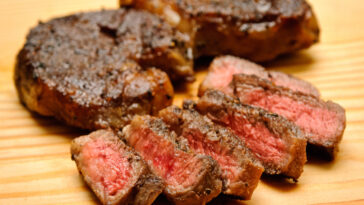 Can you cook a steak on a baking sheet?