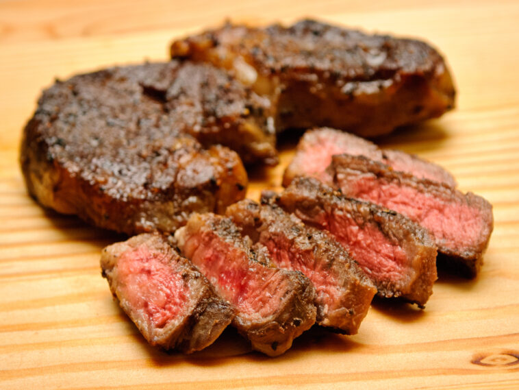 Can you cook a steak on a baking sheet?