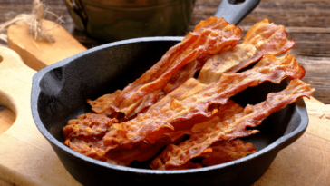 Can you cook bacon in a non stick pan?