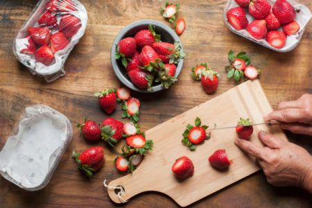 Can you eat strawberry hull?