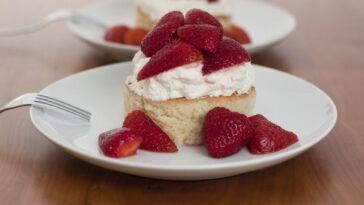 Can you freeze Costco tres leches?