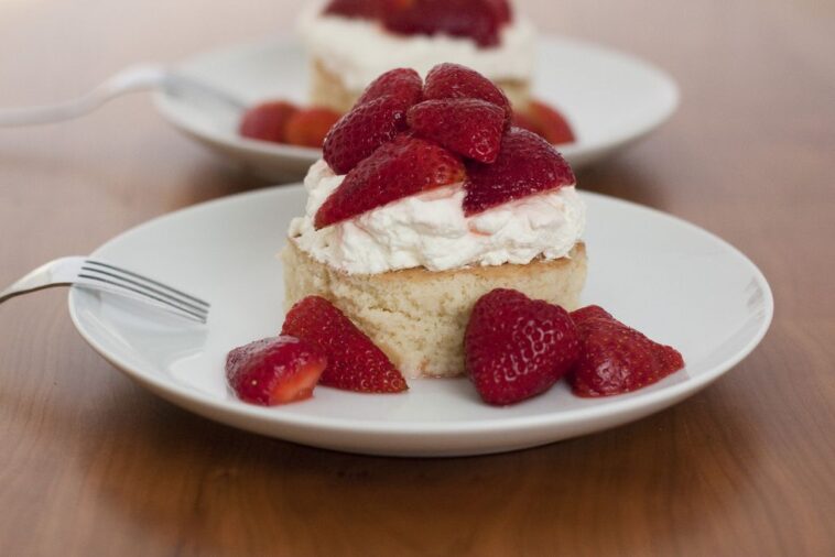 Can you freeze Costco tres leches?