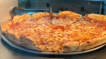 Can you pre order pizza at Sam's Club?