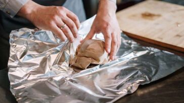 Can you store cheese in aluminum foil?