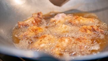 Can you use frozen chicken after 6 months?