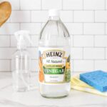 Can you use vinegar to clean a griddle?