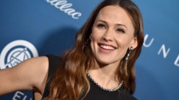 Did Jennifer Garner train Alias?