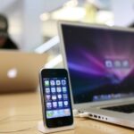 Do Apple workers get free iphones?