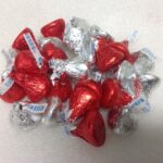 Do Hershey kisses have red dye?
