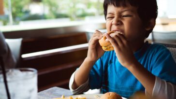 Do Japanese eat fast food?