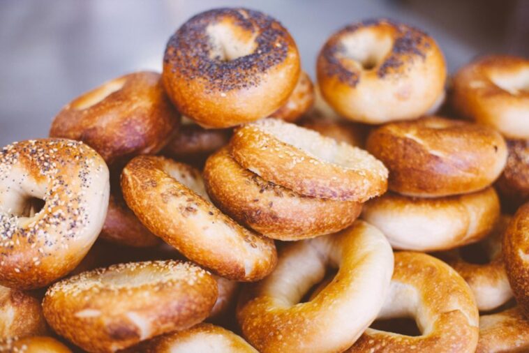 Do bagels cause belly fat?