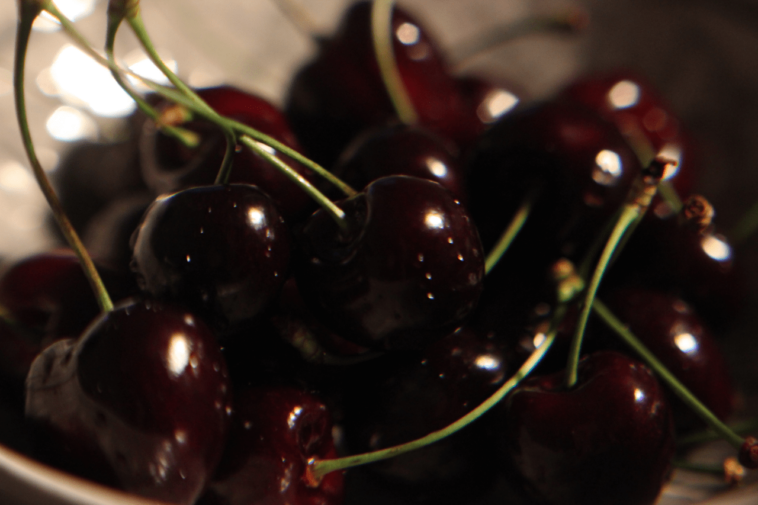 Do cherries help you lose belly fat?