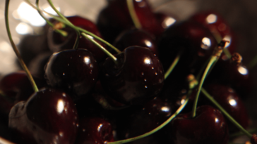 Do cherries help you lose belly fat?