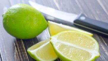 Do limes have alkaline?