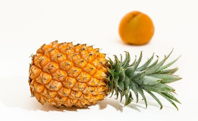 Do pineapples side effects?