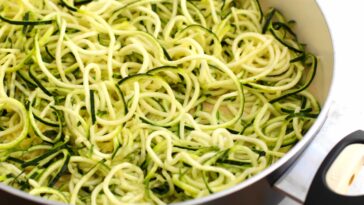 Do zucchini noodles have carbs?