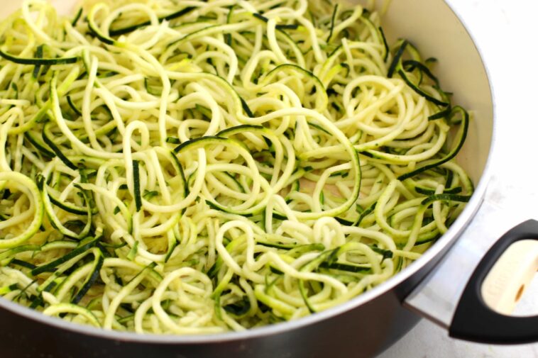 Do zucchini noodles have carbs?