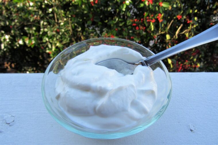 Does Chobani yogurt have artificial sweeteners?