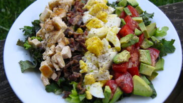 Does Costco have a Cobb salad?