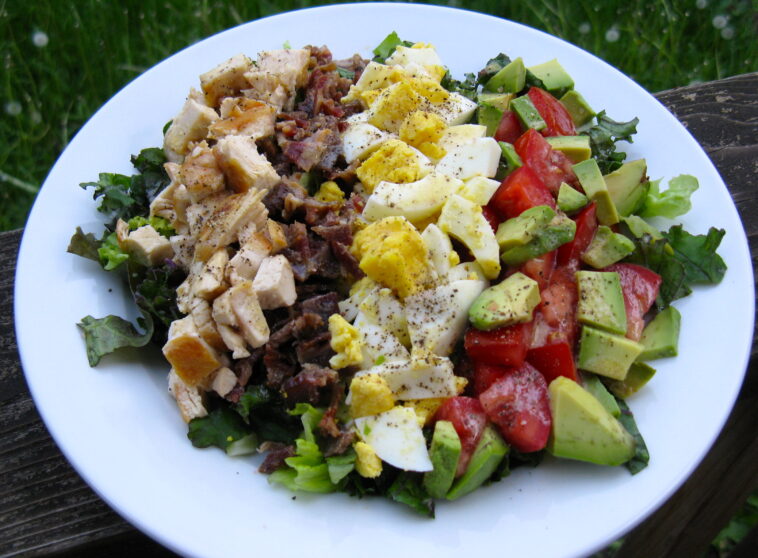 Does Costco have a Cobb salad?