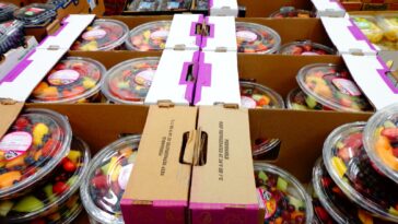 Does Costco have fruit trays?