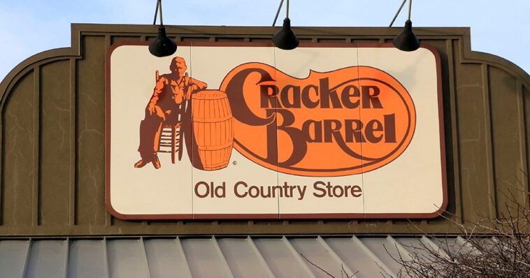 Does Cracker Barrel serve alcohol?
