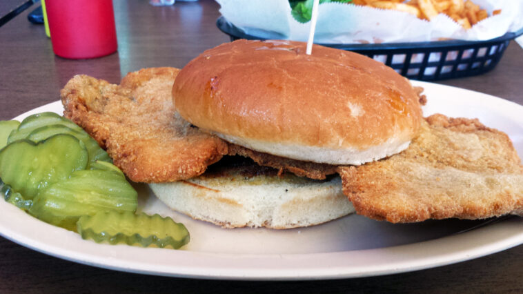 Does Hardee's have a BLT sandwich?