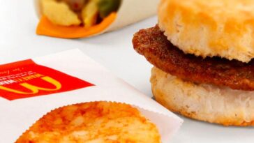 Does Mcdonalds serve hash browns all day?