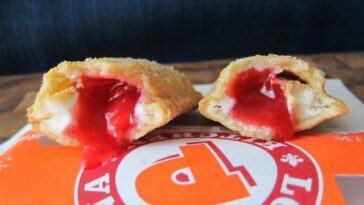 Does Popeyes have cheesecake?