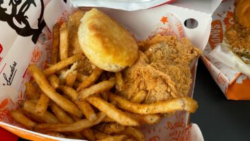 Does Popeyes sell more spicy or mild?