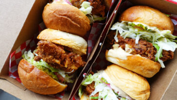 Does Shake Shack have condiments?