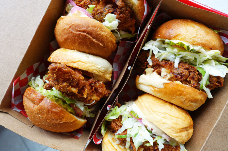 Does Shake Shack have condiments?