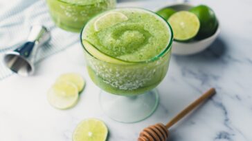 Does Smoothie King use artificial sweeteners?