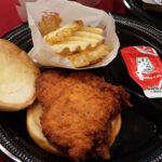 Does Spicy chicken Deluxe come with fries?