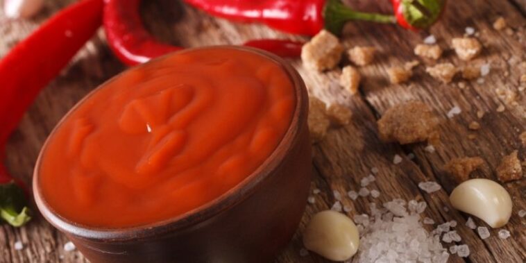 Does Sriracha have sodium?