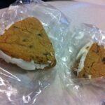 Does Taco Bell do desserts?