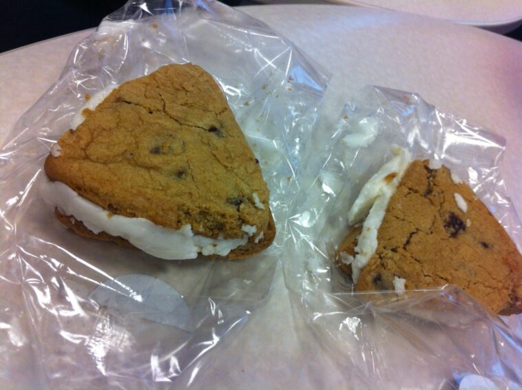 Does Taco Bell do desserts?