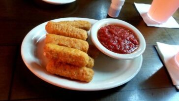 Does Texas Roadhouse have mozzarella sticks?