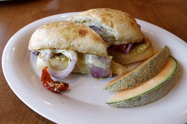 Does Wendy's still sell chicken Go wraps?