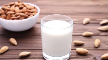 Does almond milk have lactose?