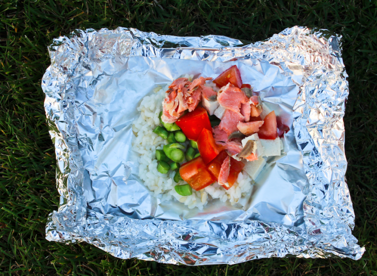 Does aluminum leach into food?