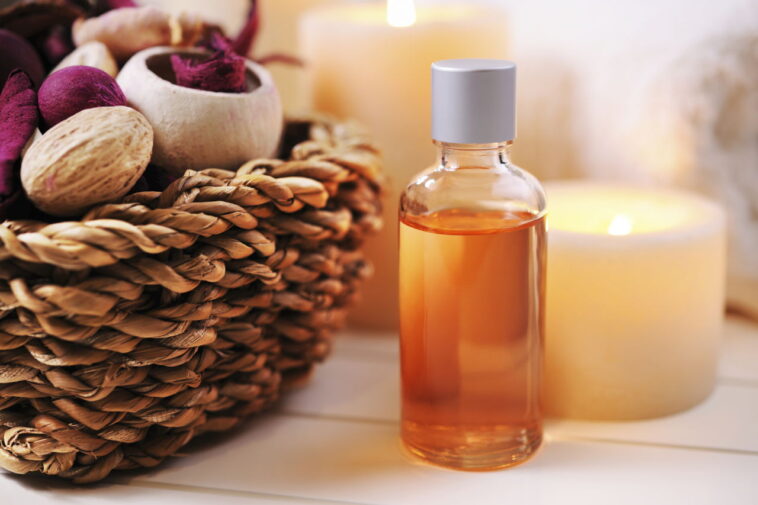 Does baby oil help you tan?